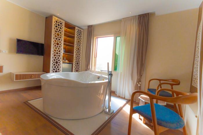 aura pyramids boutique hotel