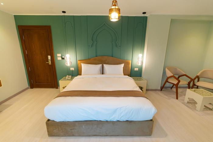aura pyramids boutique hotel