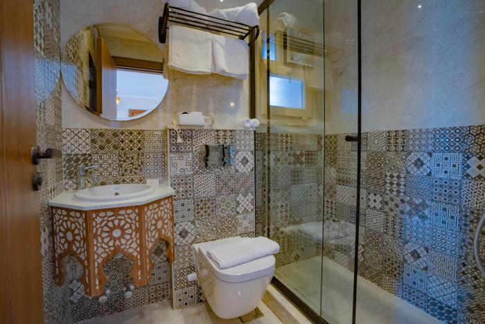 aura pyramids boutique hotel