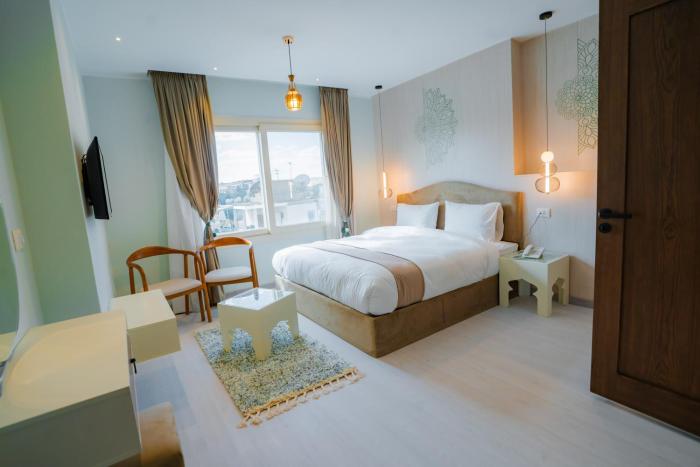 aura pyramids boutique hotel