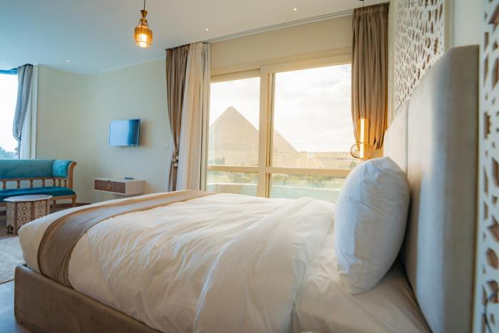 aura pyramids boutique hotel