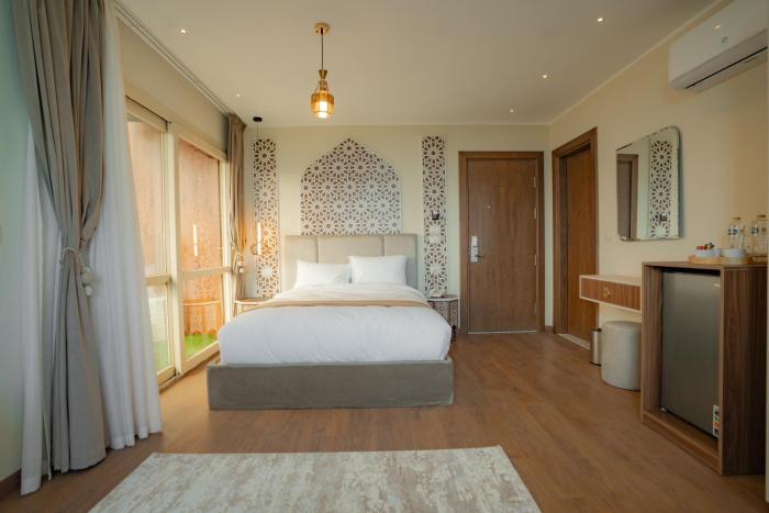 aura pyramids boutique hotel