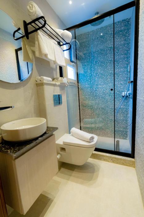 aura pyramids boutique hotel