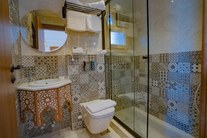 aura pyramids boutique hotel