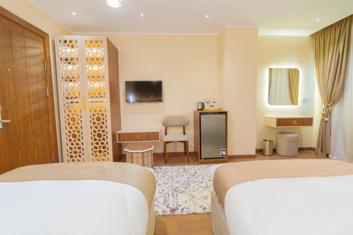 aura pyramids boutique hotel