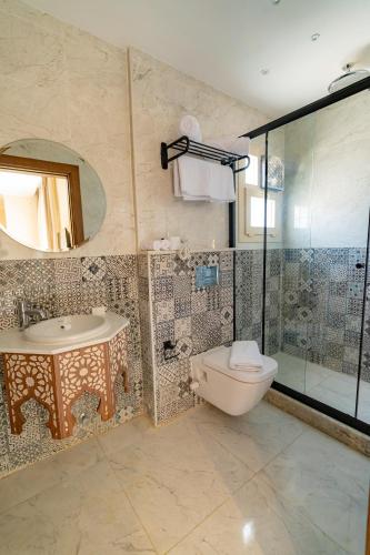 aura pyramids boutique hotel