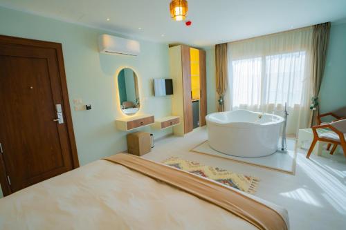 aura pyramids boutique hotel