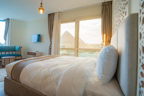 aura pyramids boutique hotel