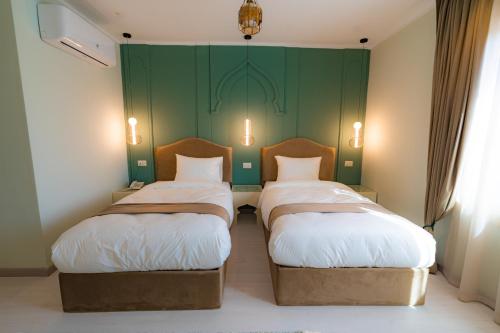 aura pyramids boutique hotel
