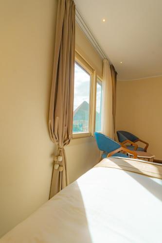 aura pyramids boutique hotel