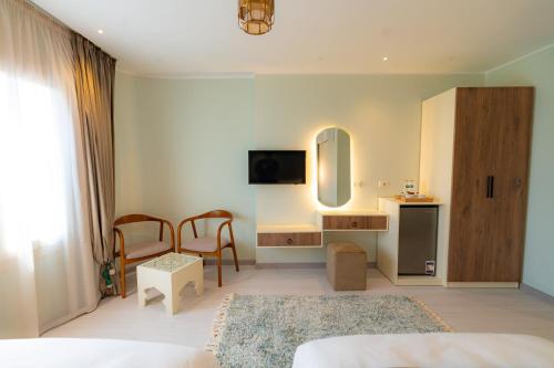 aura pyramids boutique hotel
