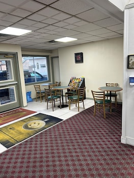 Economy Inn Of Reading,,2 star