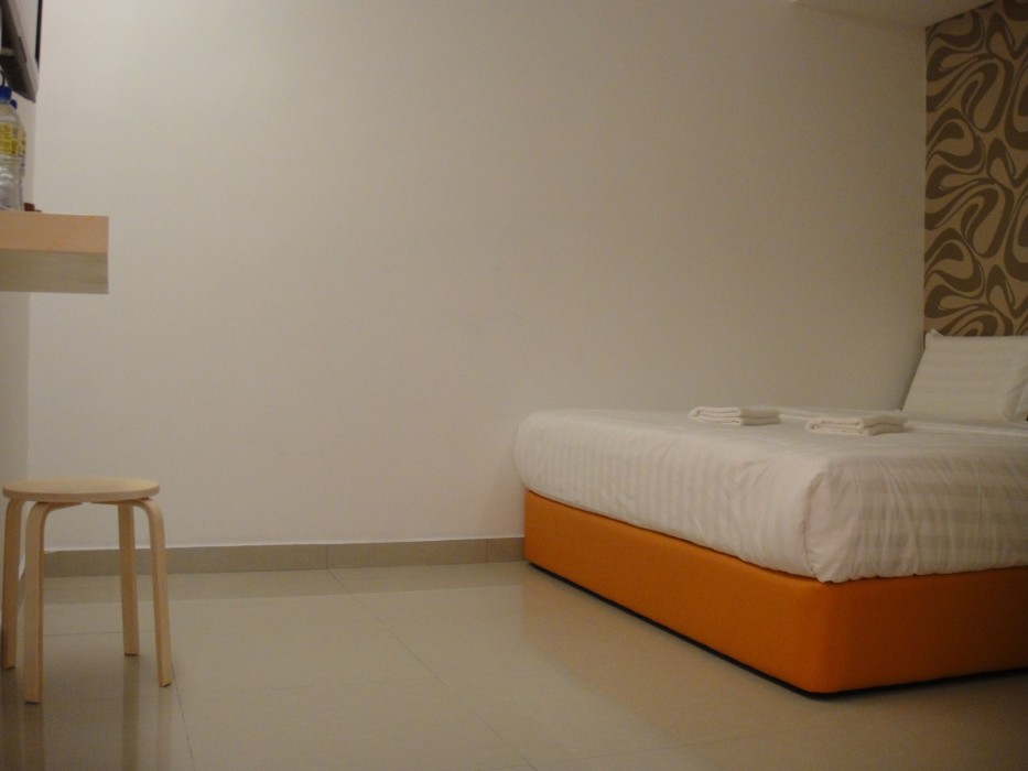 1 hotel kuchai lama