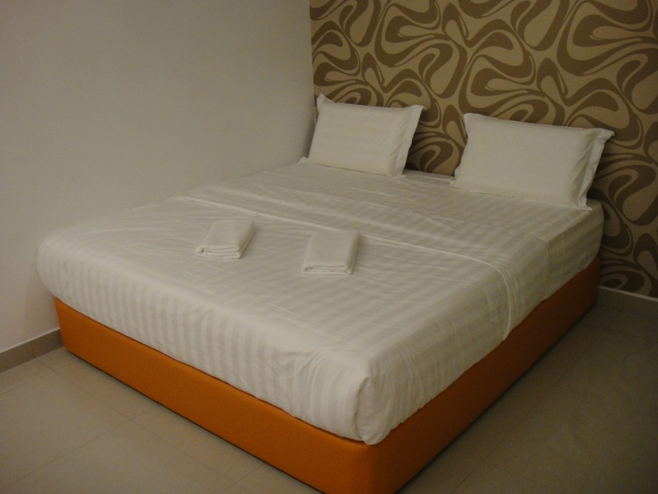 1 hotel kuchai lama