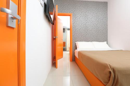 1 hotel kuchai lama