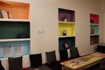 mosaic hostel varanasi