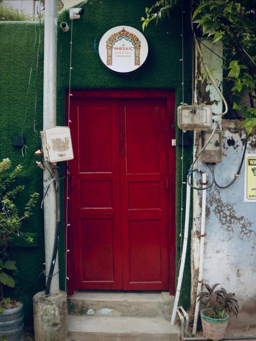 mosaic hostel varanasi