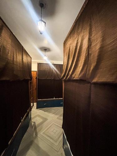mosaic hostel varanasi