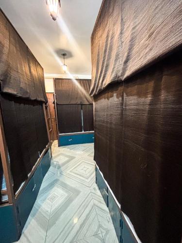 mosaic hostel varanasi