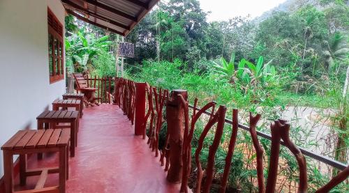 sinharaja pitadeniya villa