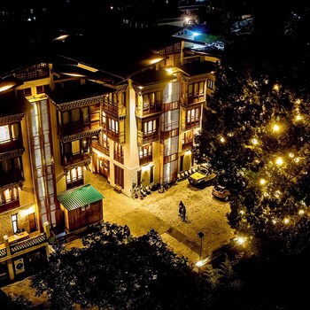 overland hotel
