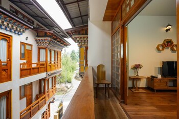 overland hotel