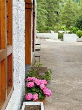 overland hotel
