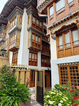 overland hotel