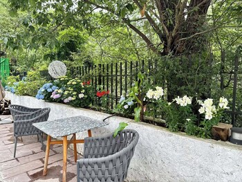 overland hotel