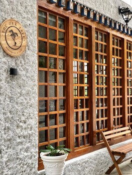 overland hotel
