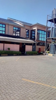 oldoiyo lengai hotel