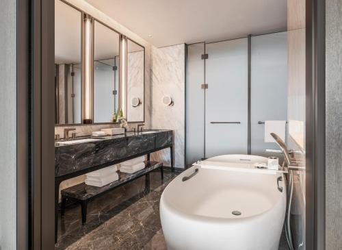 the ritz carlton wuhan