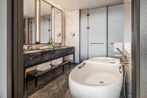 the ritz carlton wuhan