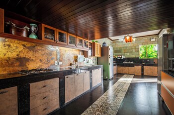 Bell Seaside Luxury Villa,,3 star