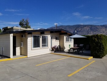 Osoyoos Lakeview Inn & Suites,Twin Lakes>>Osoyoos,3 star