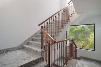 treebo premium indus crown