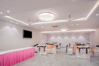 treebo premium indus crown
