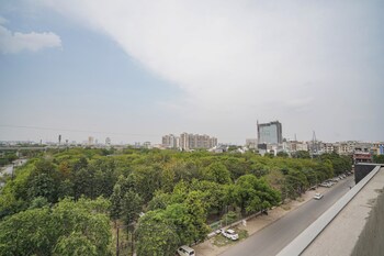 treebo premium indus crown