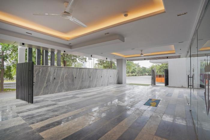 treebo premium indus crown