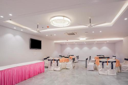 treebo premium indus crown