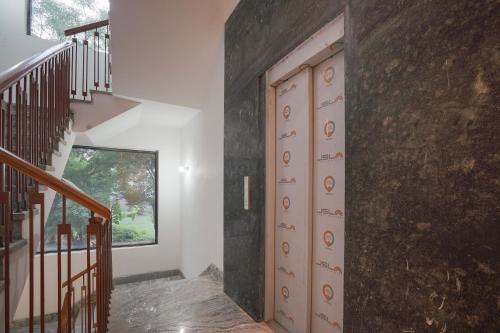 treebo premium indus crown
