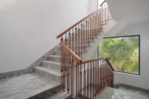 treebo premium indus crown