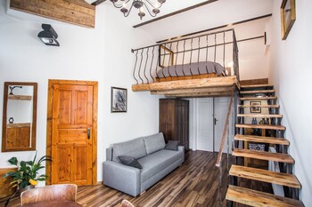 Lovenovsky Apartments,,4 star