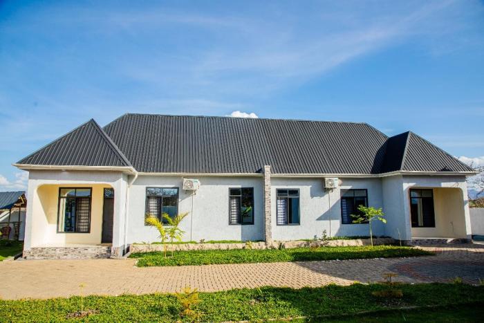 angel homestay hotel mikumi