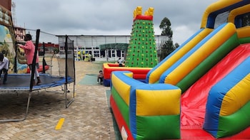 derby place lounge karatina