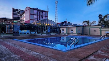 Derby Place Lounge Karatina,,3 star