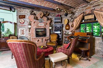 Stone House,,0 star