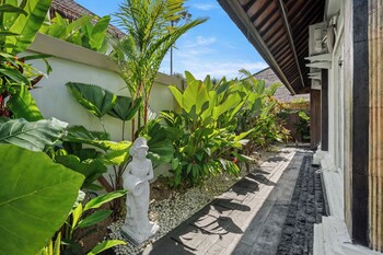 canggu wave villa