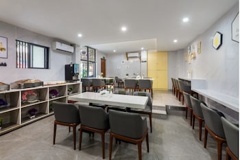 Pclj Hotel Bao'an Centra,,3 star