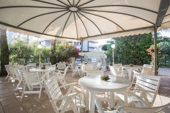 Hotel Dover Rooms & Coffee - Adults Friendly,,3 star
